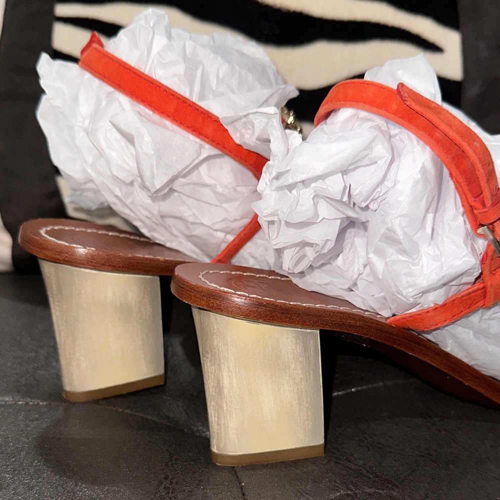 Tory Burch Vibrant Orange Sandals with gold hardware - Picture 5 of 13
